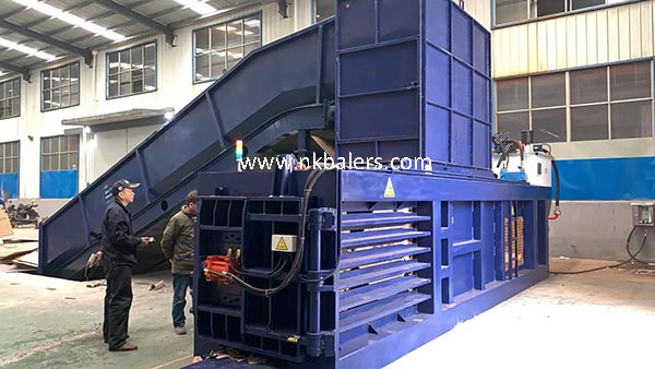 Semi-automatic Balers With Closed Gate 
