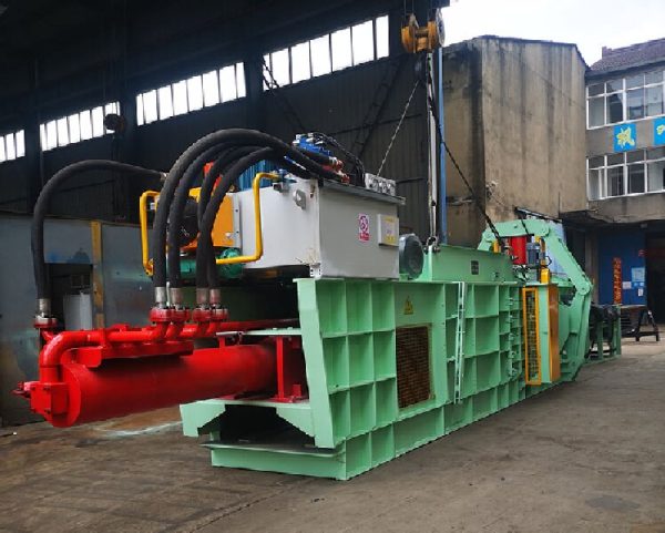 Plastic horizontal balers