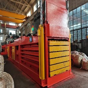 Hydraulic baler