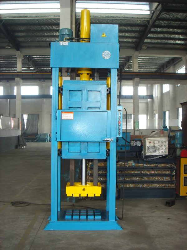 NK30LT Used Clothing Baler - Image 3