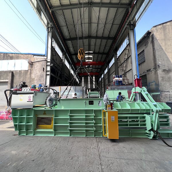 Hydraulic Baler