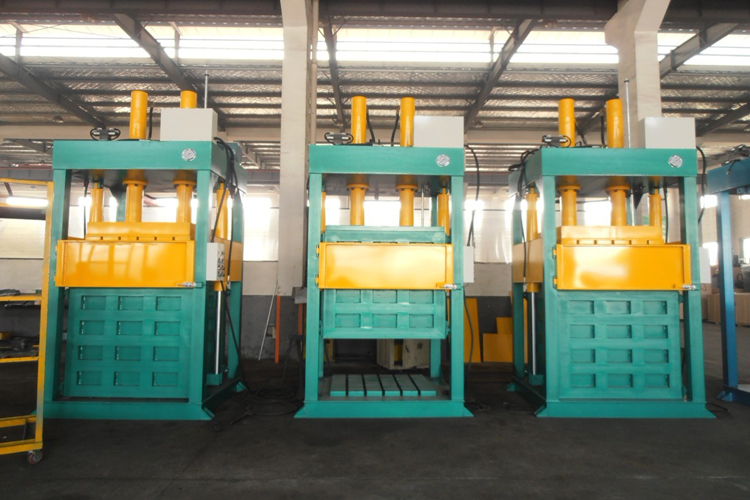 Used textiles balers